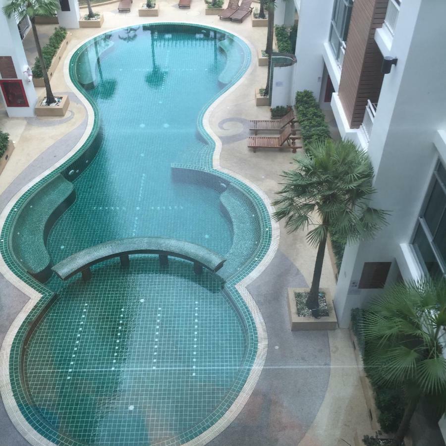 Art Patong Residence Luaran gambar