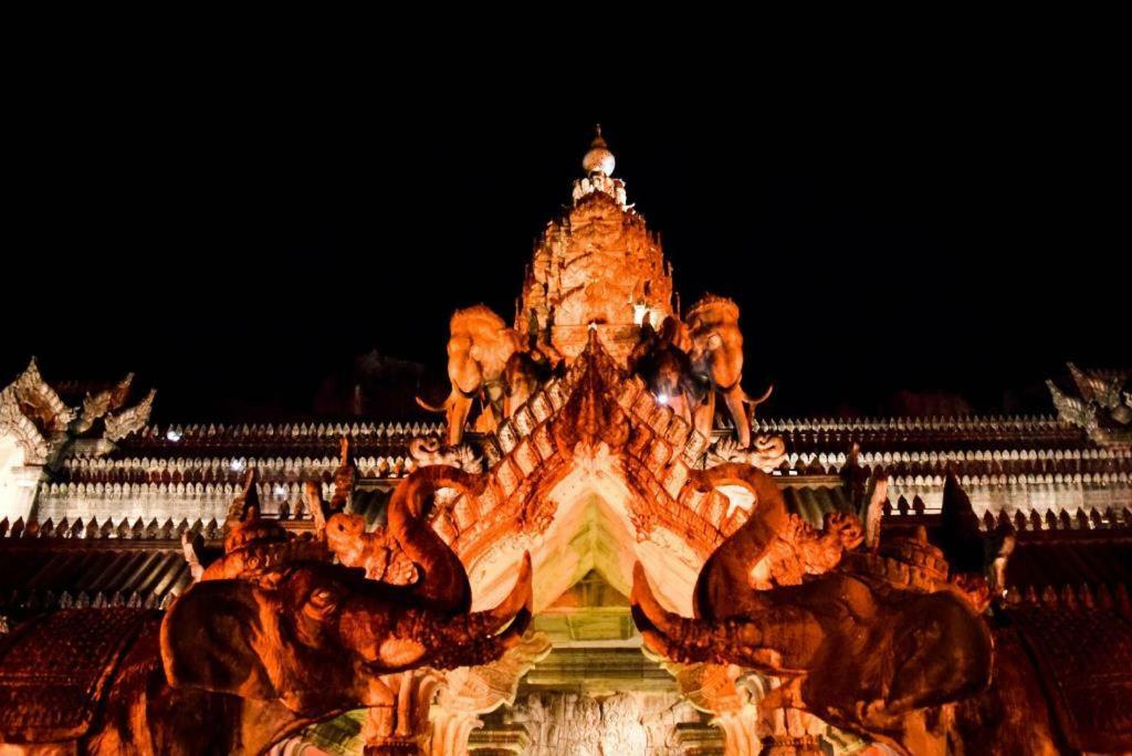 Art Patong Residence Luaran gambar